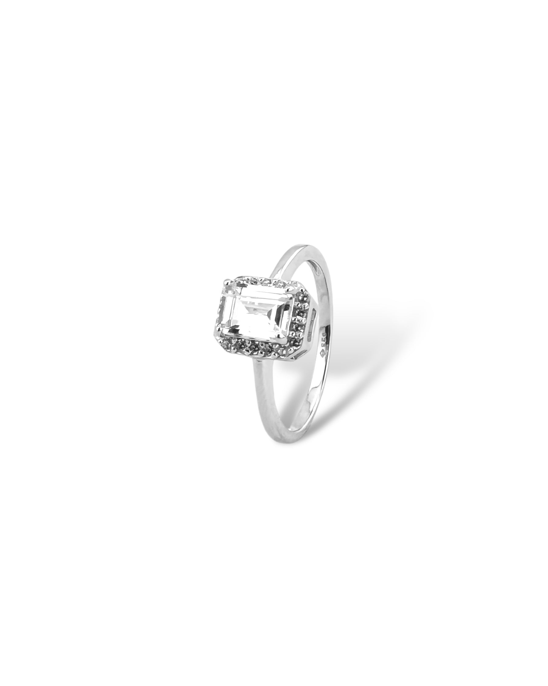 Rectangular Sparkling Halo Ring - Zilara Store