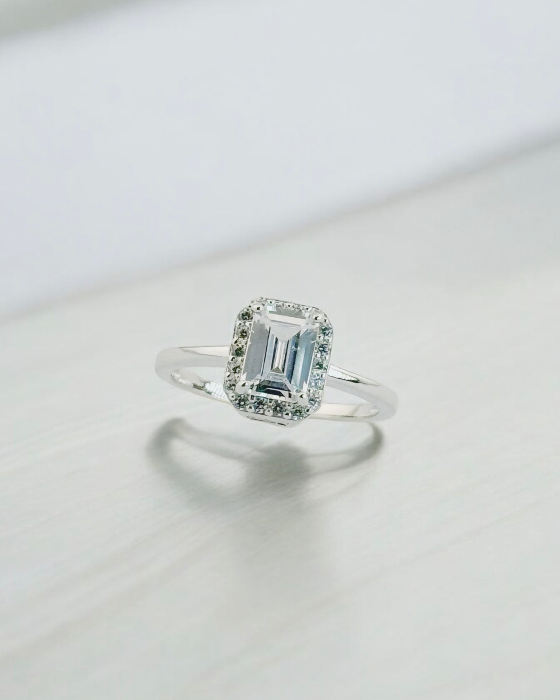 Rectangular Sparkling Halo Ring - Zilara Store