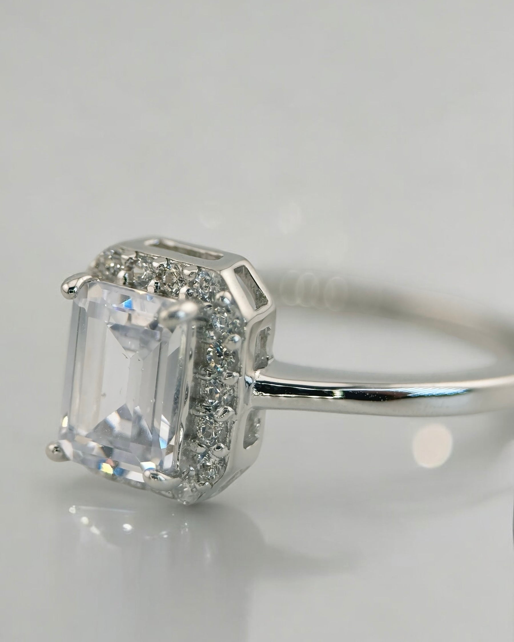 Rectangular Sparkling Halo Ring - Zilara Store