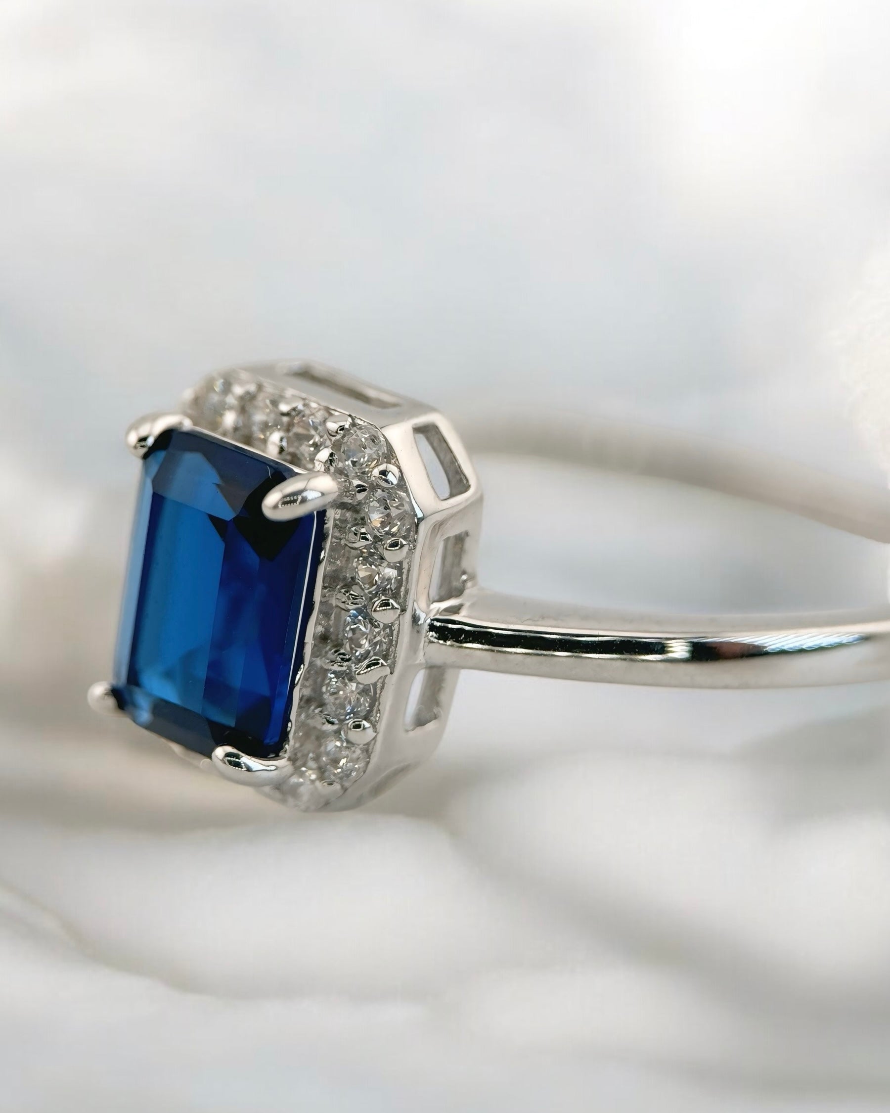 Rectangular Sparkling Halo Ring - Zilara Store