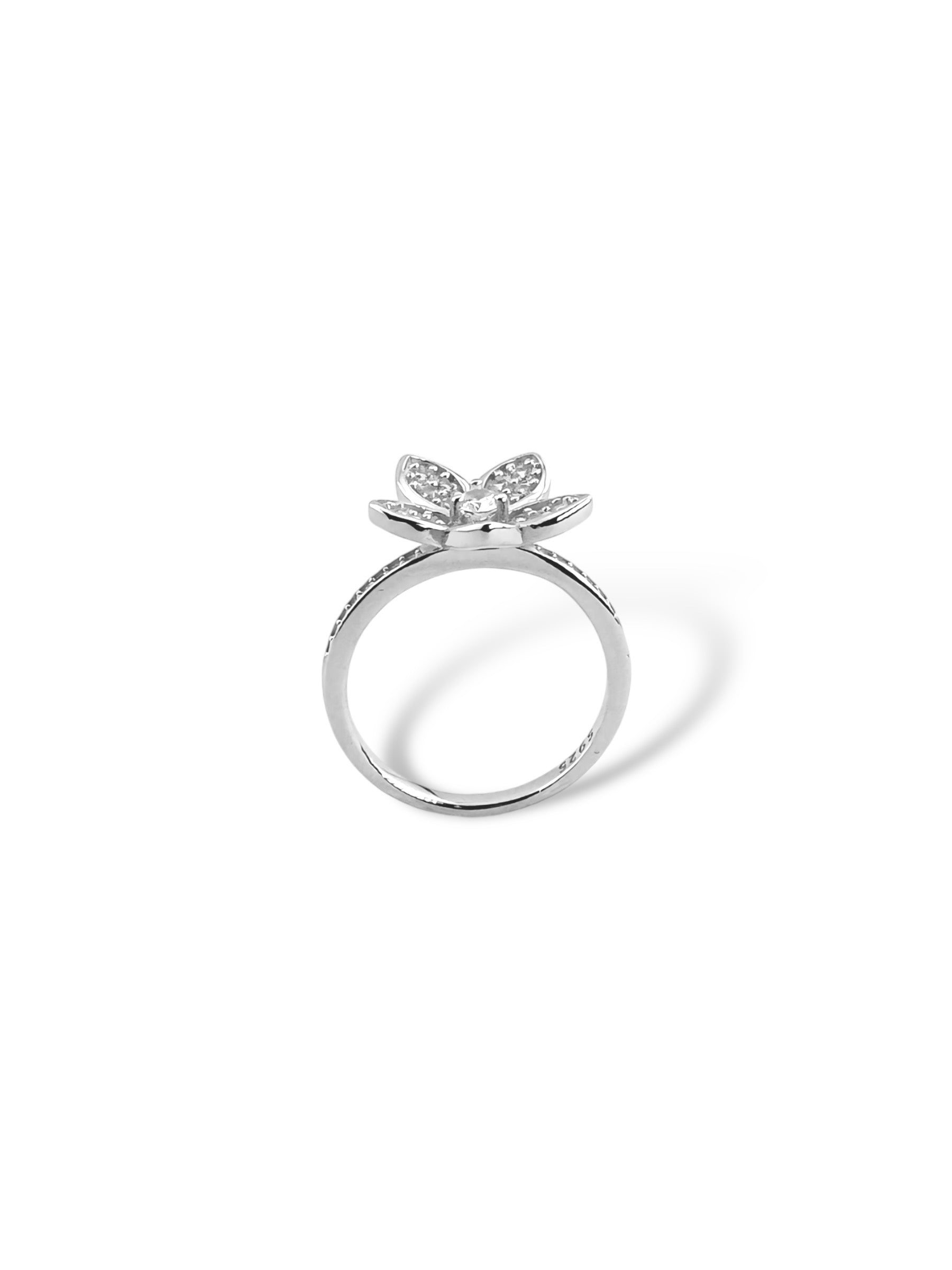 Gleaming Petals Ring - Zilara Store