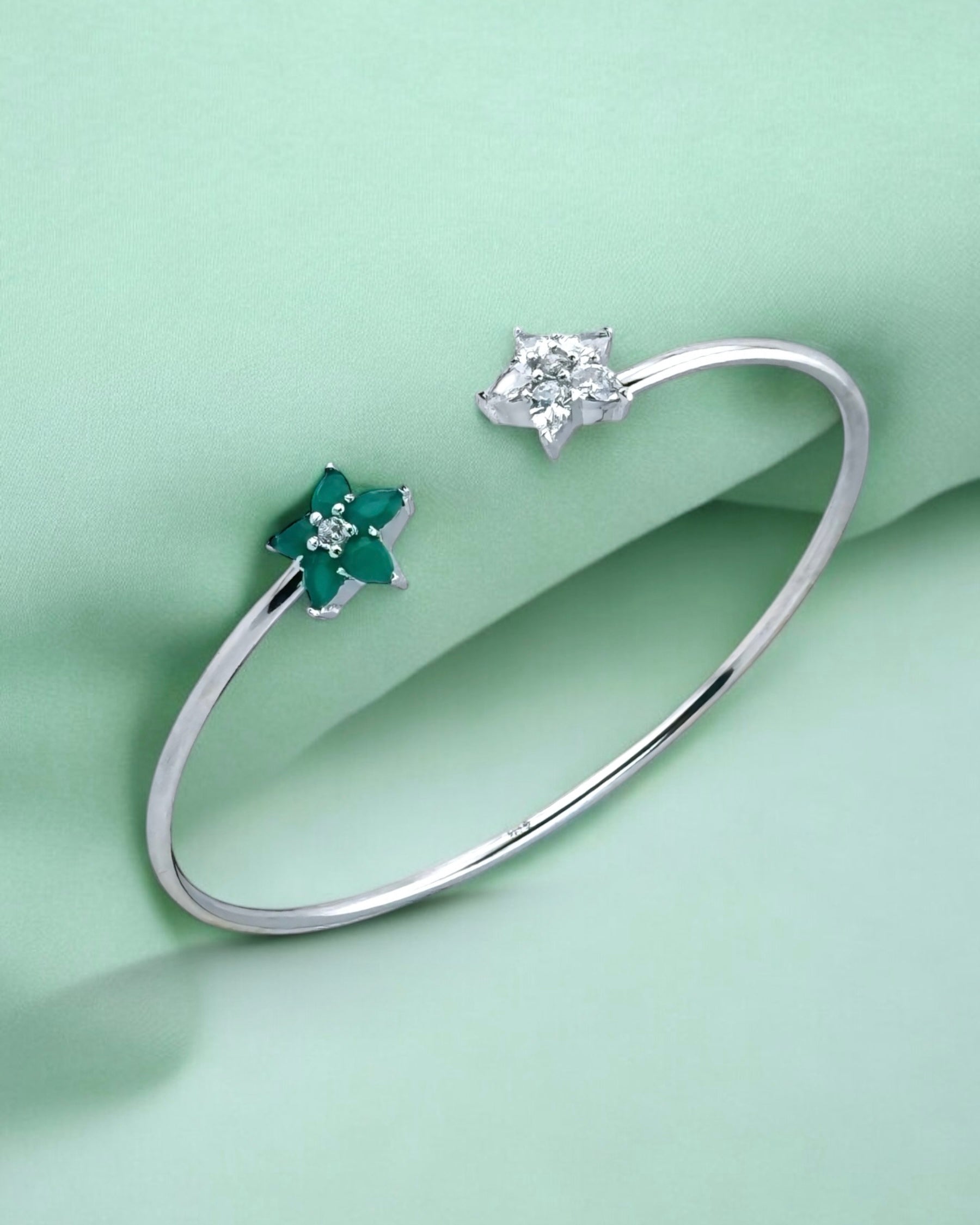 Sparkling Star Open Bangle (Green) - Zilara Store