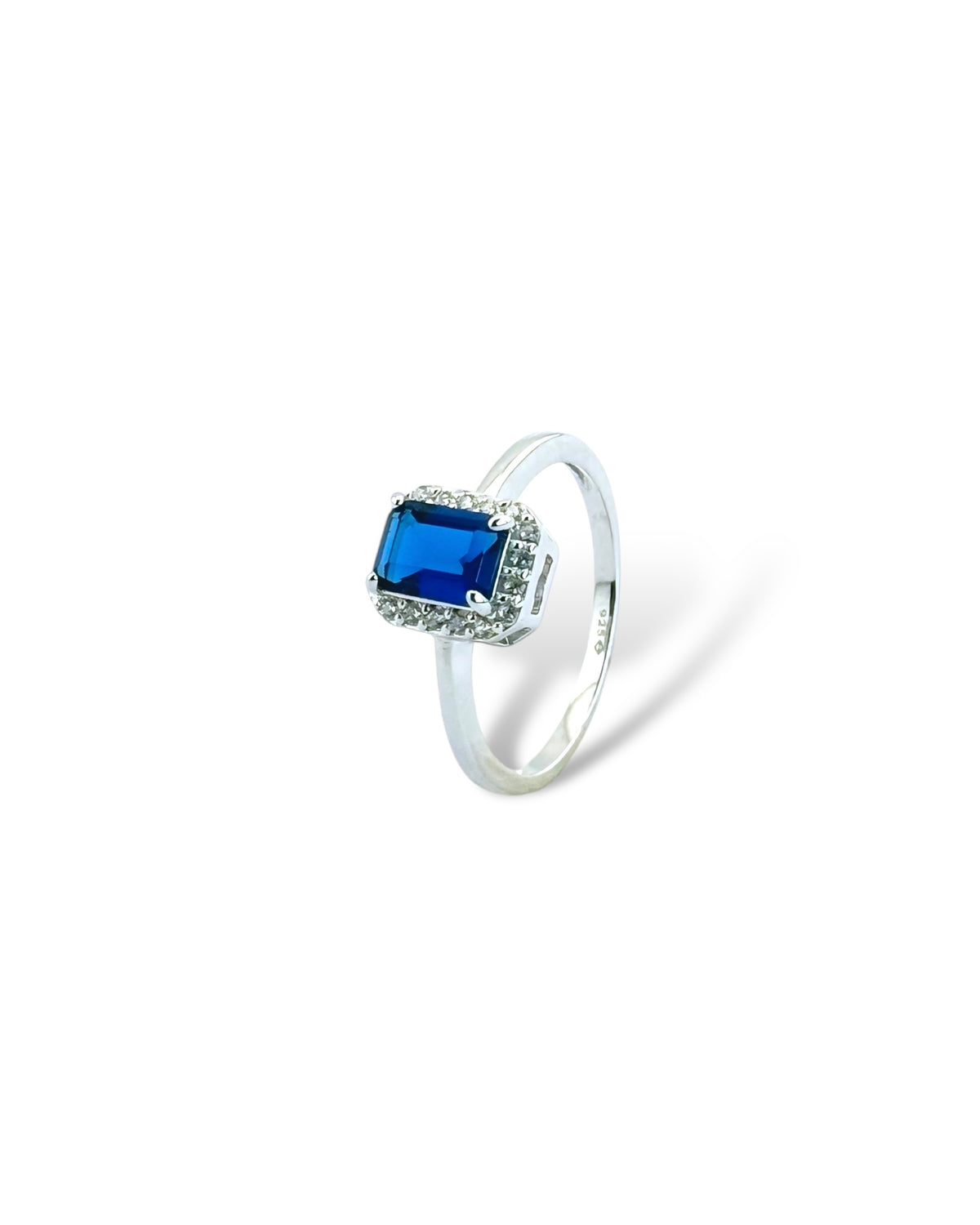 Rectangular Sparkling Halo Ring - Zilara Store